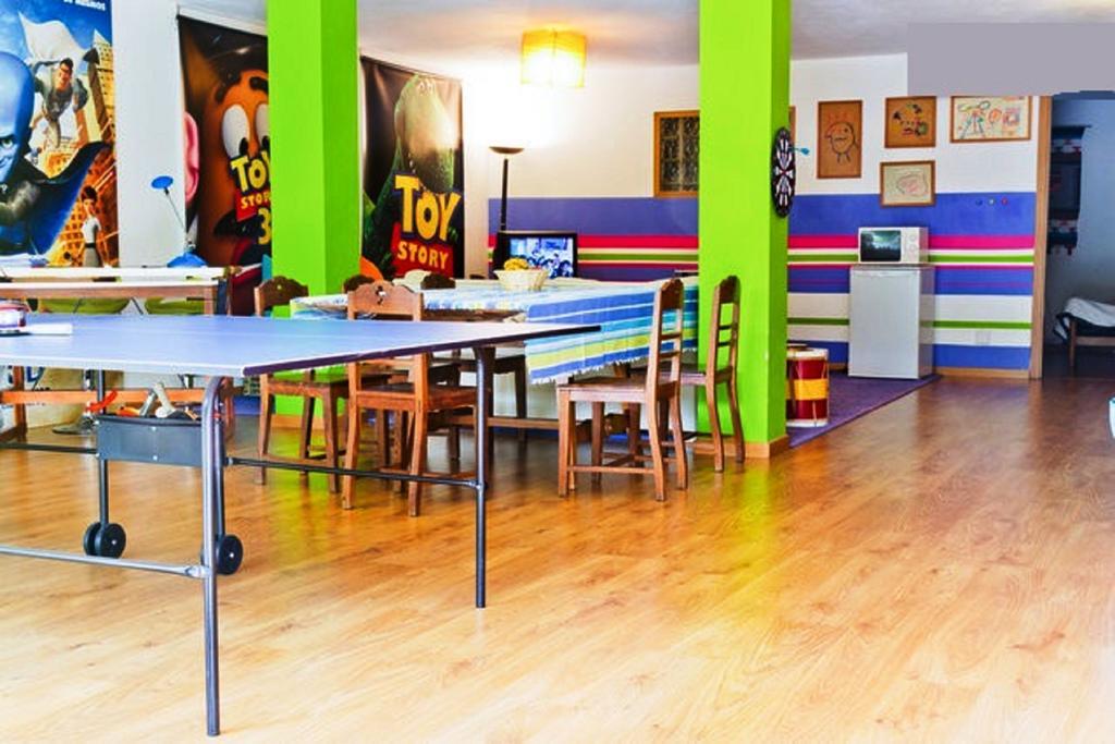 Coloured Studio Faro Bilik gambar
