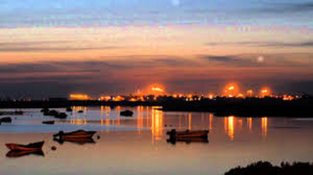 Coloured Studio Faro Luaran gambar